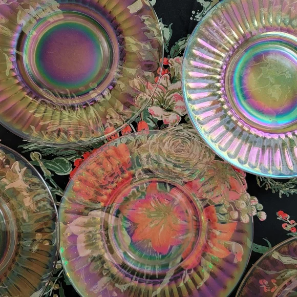 🍑  6 Vintage Iridescent Pressed Glass Salad/Dessert Plates  🍰  EVC - Picture 6 of 13